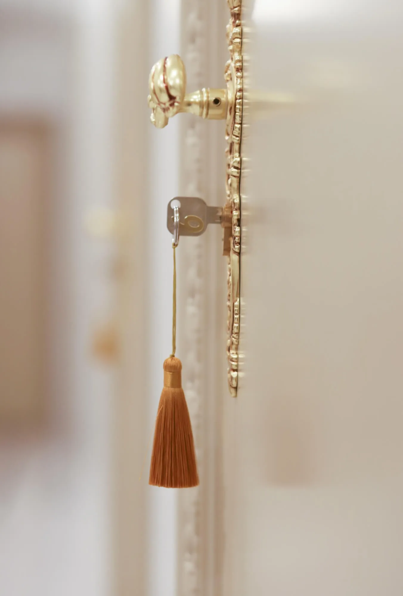 Antiikhotelli Detailid