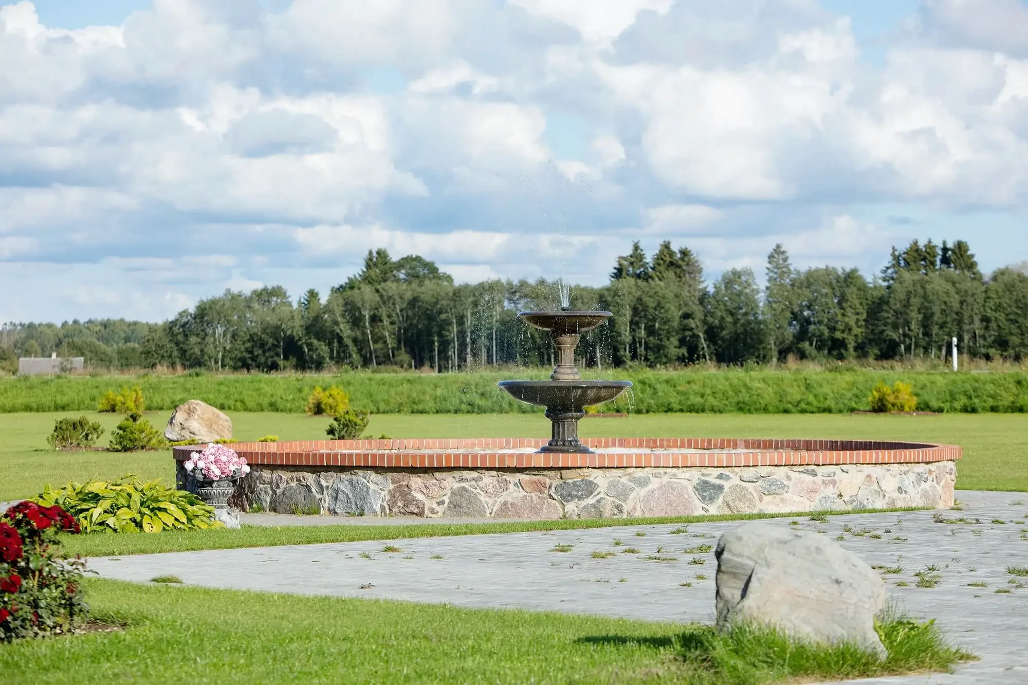 Sünnipäevade korraldamine välisala ja aed Aurees